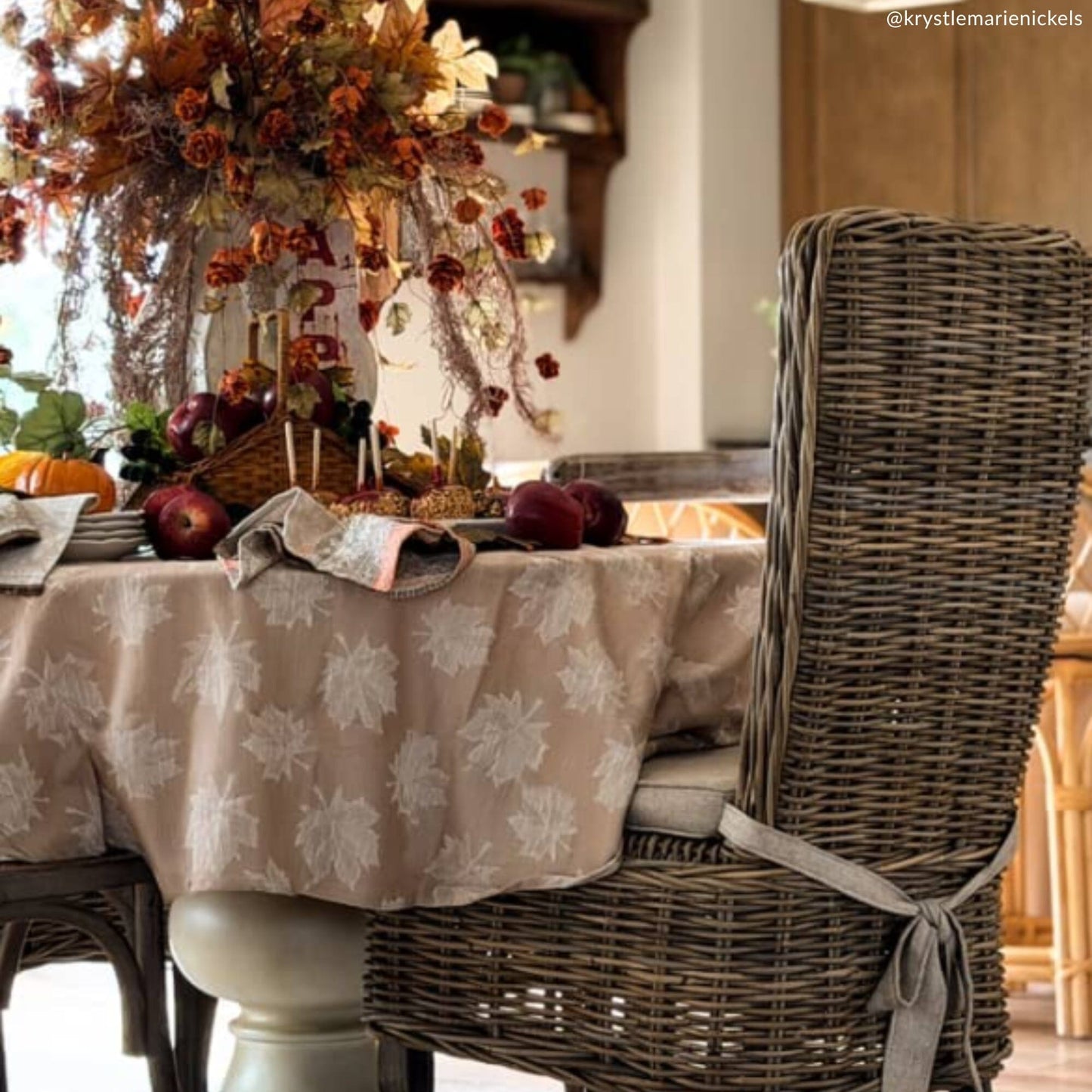 Falling Leaves Jacquard Tablecloth