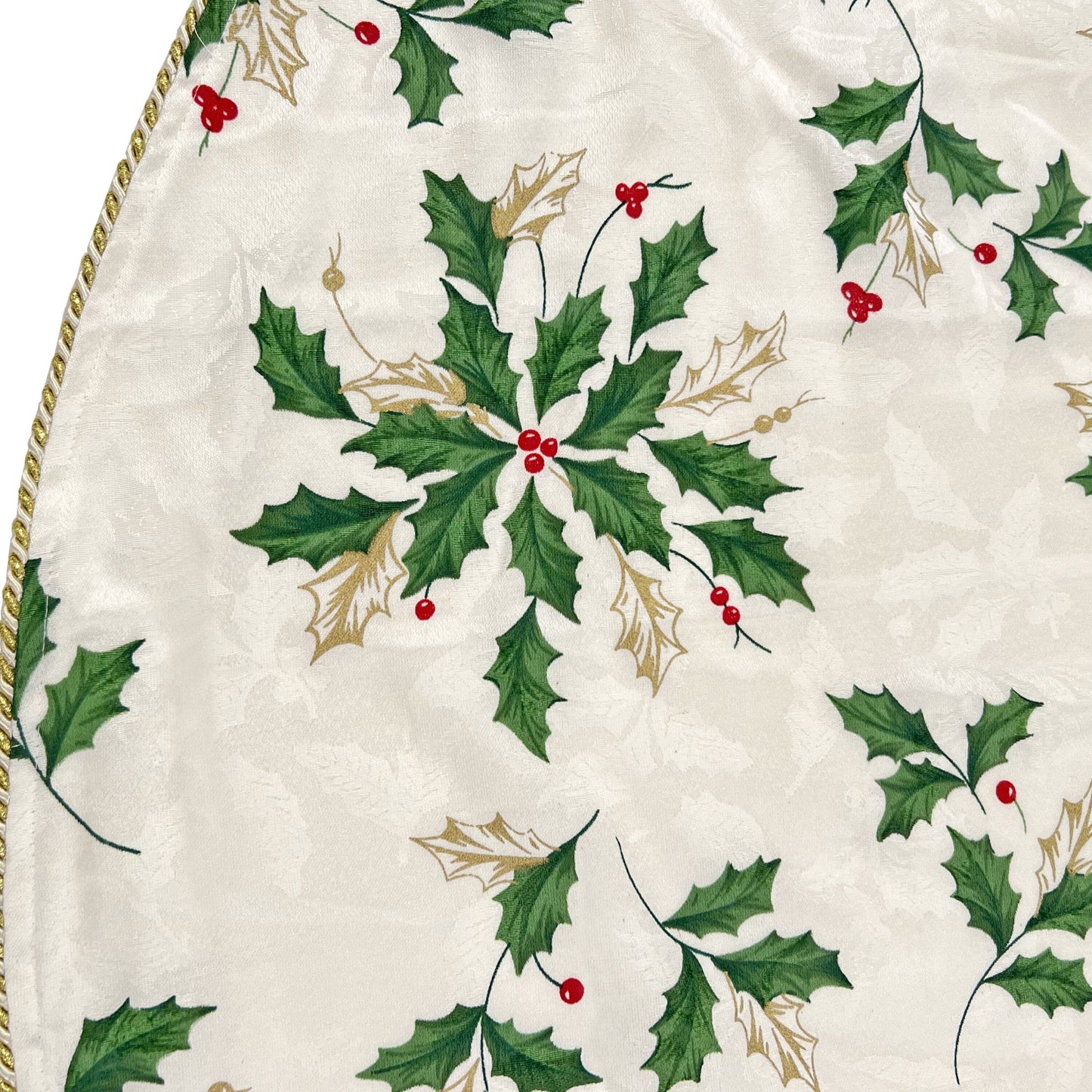 Lenox Scattered Holly Tree Skirt