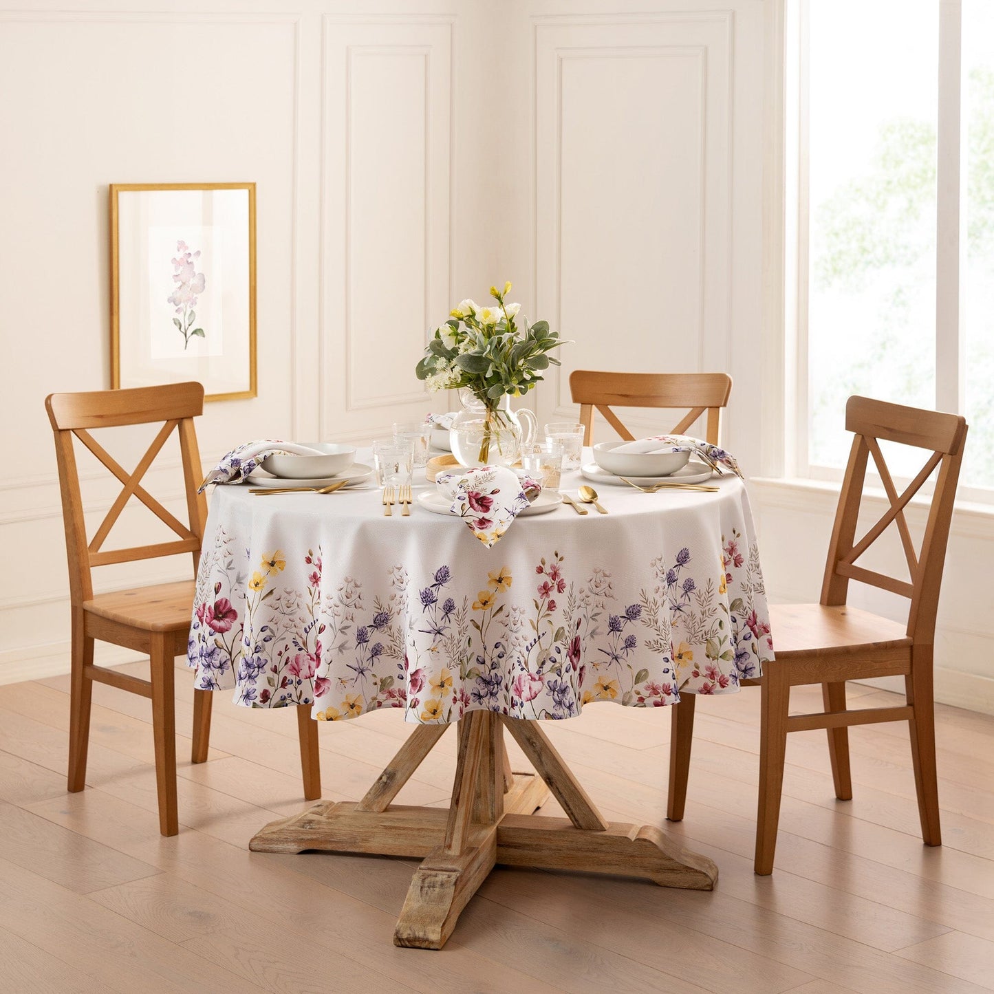 Mantel con borde de flores silvestres de amapola