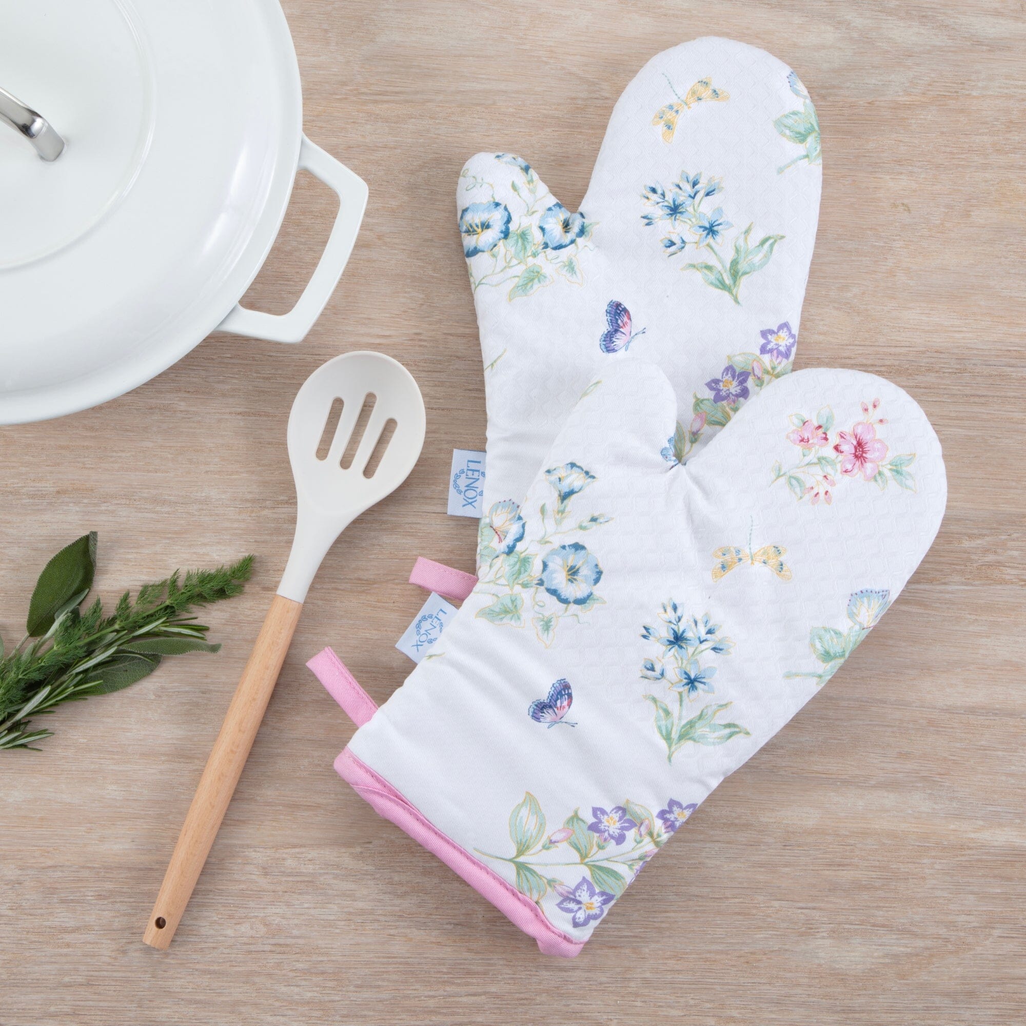 Lenox Butterfly Meadow Oven Mitt Set, Pack of 2 – Threadmade Home