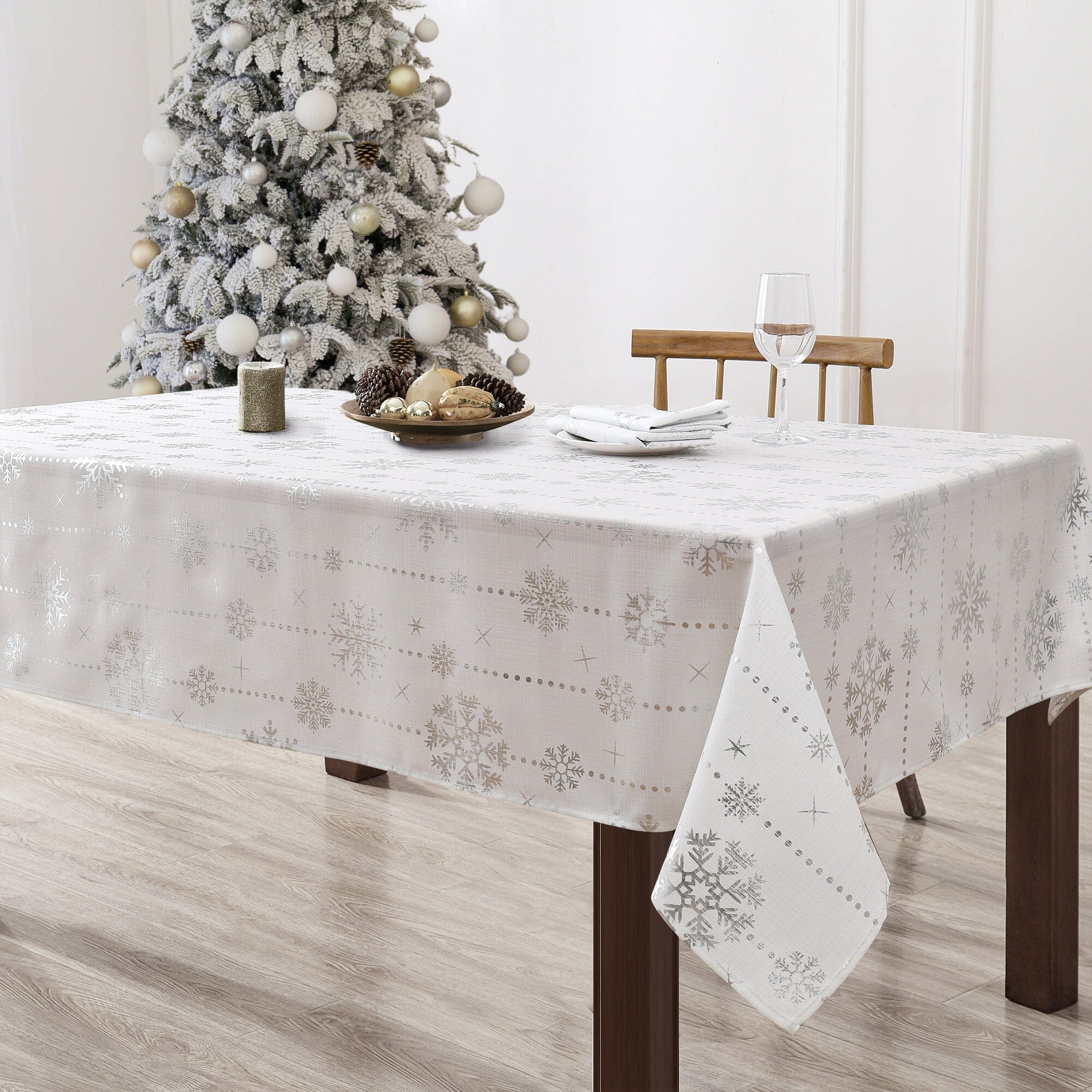 Foil Wonderland Snowflake Holiday Fabric Tablecloth – Threadmade Home