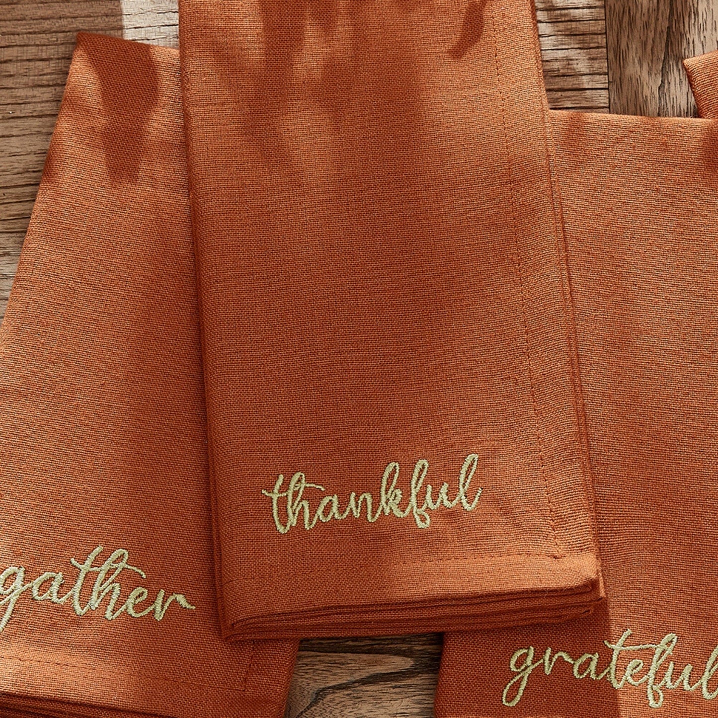 Servilletas bordadas Harvest Sentiment, juego de 4