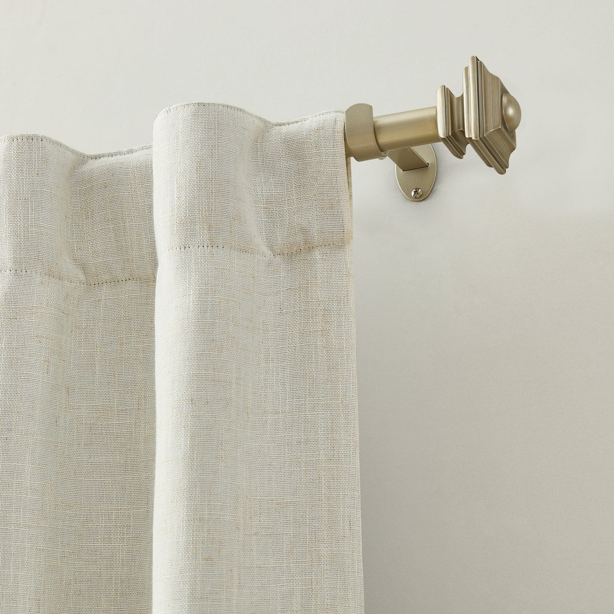 Lenox Madrid 1” Single Curtain Rod with Sculptural Stacked Square Finial Design