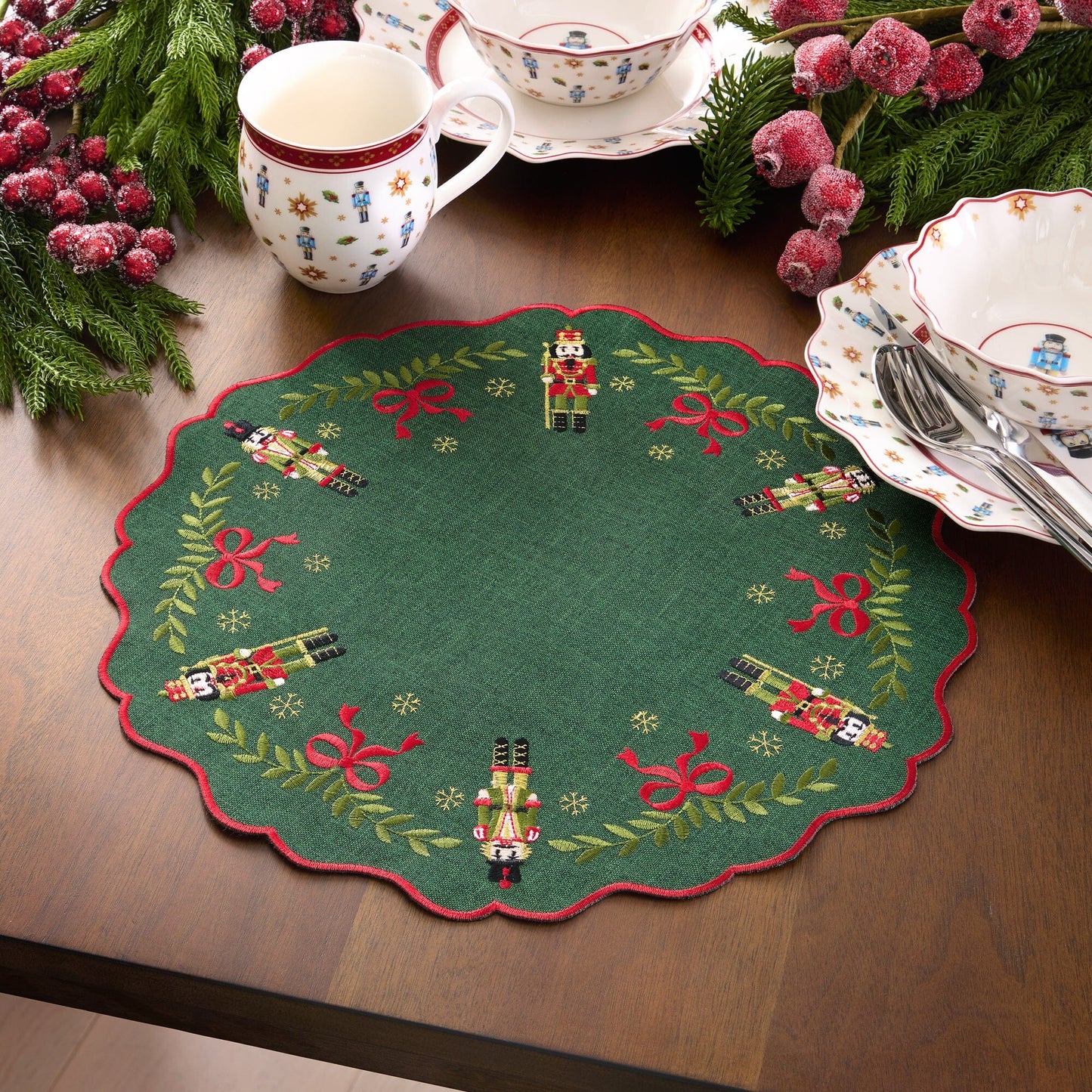 Villeroy & Boch Nutcracker Noel Round Placemats, Set of 4