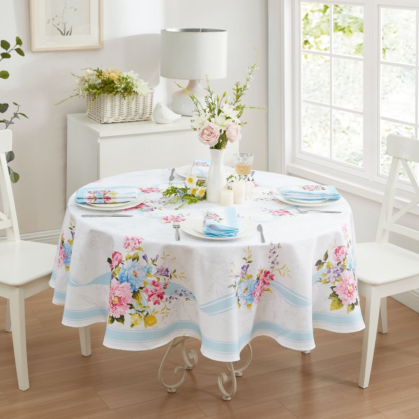 Rose Cottage Engineered Tablecloth