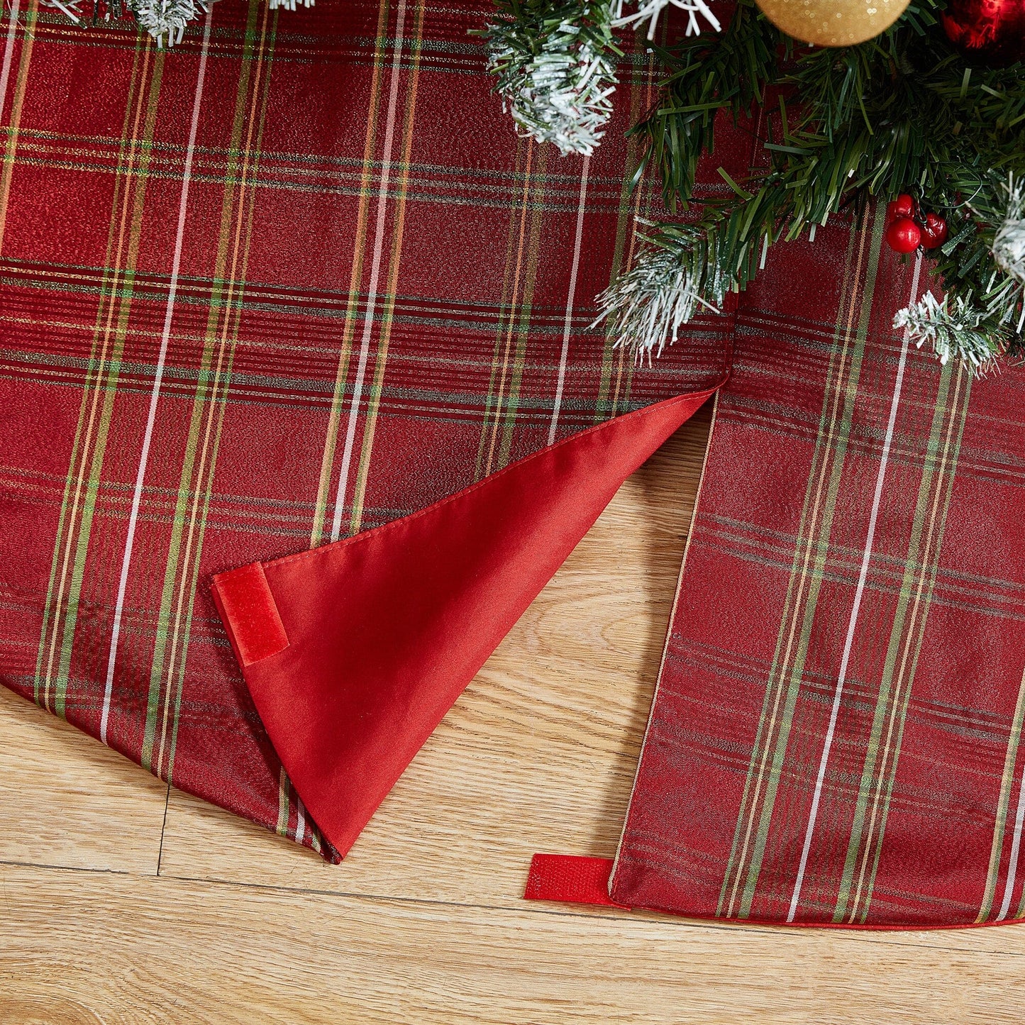 Shimmering Plaid Holiday Tree Skirt