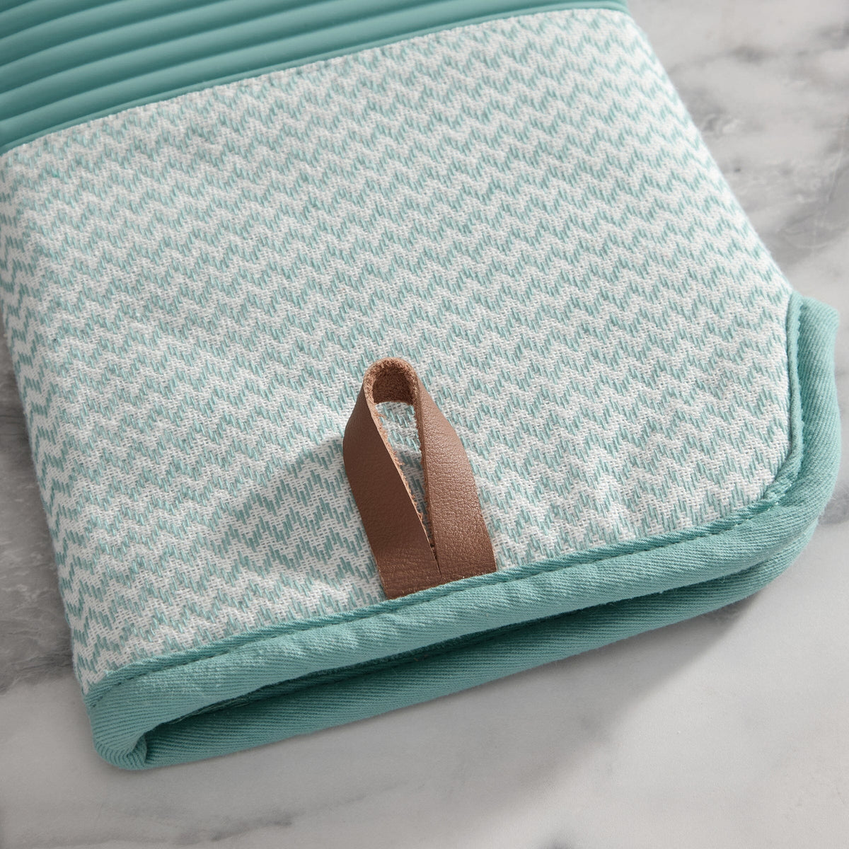 Sirena Chevron Heat-Resistant Ribbed Silicone Grip Oven Mitts, Set of 2