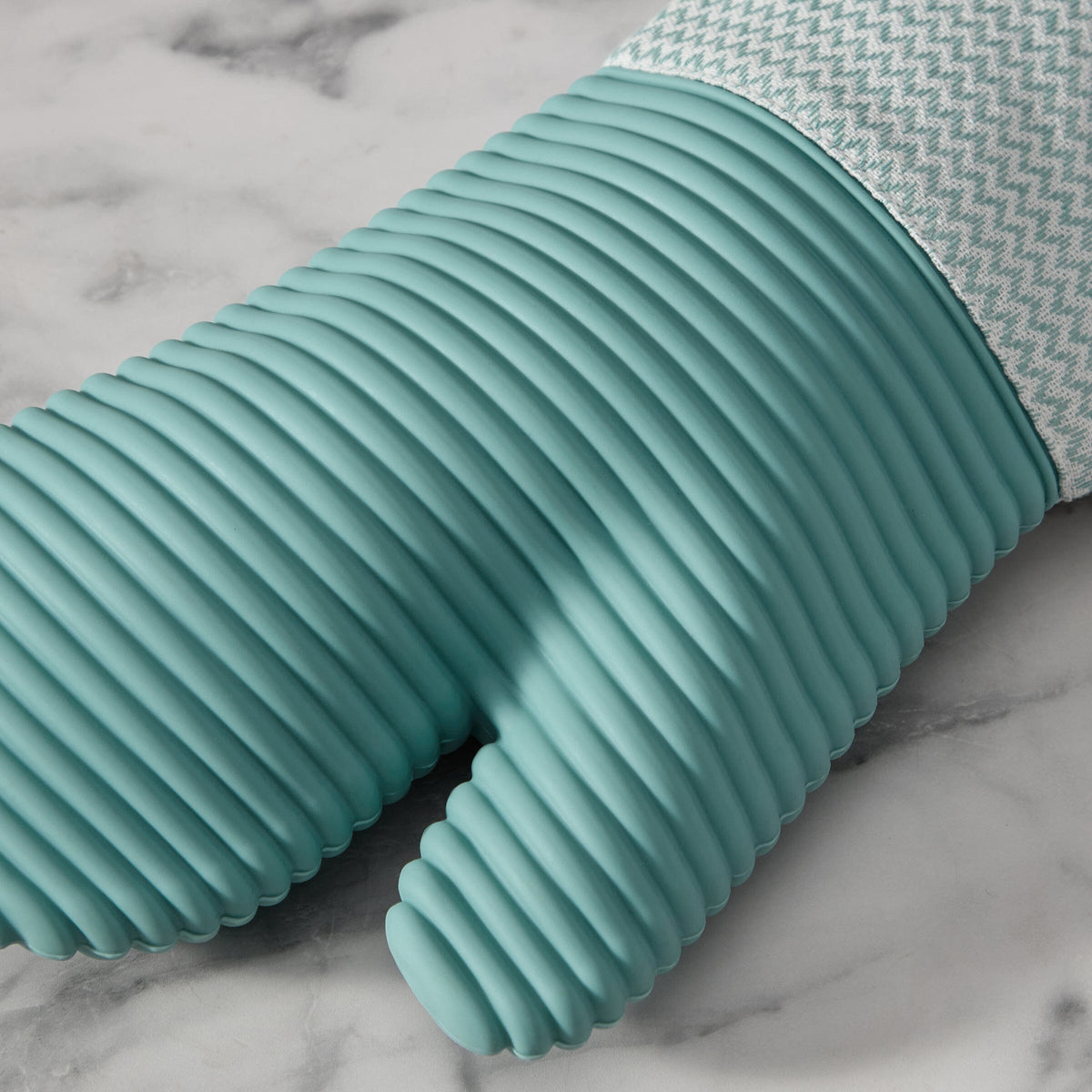 Sirena Chevron Heat-Resistant Ribbed Silicone Grip Oven Mitts, Set of 2