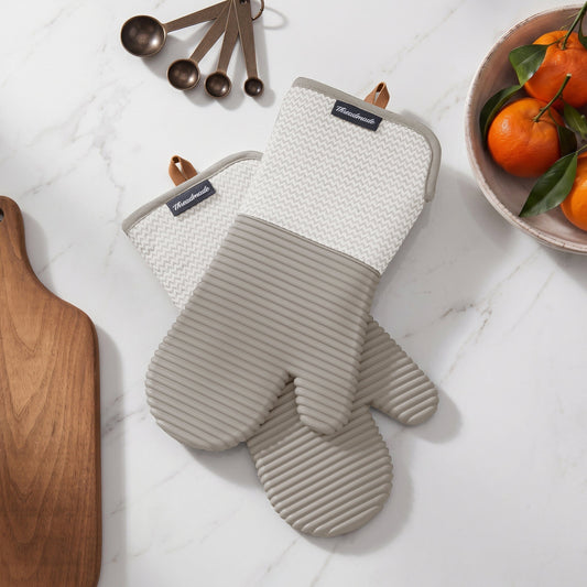 Sirena Chevron Heat-Resistant Ribbed Silicone Grip Oven Mitts, Set of 2