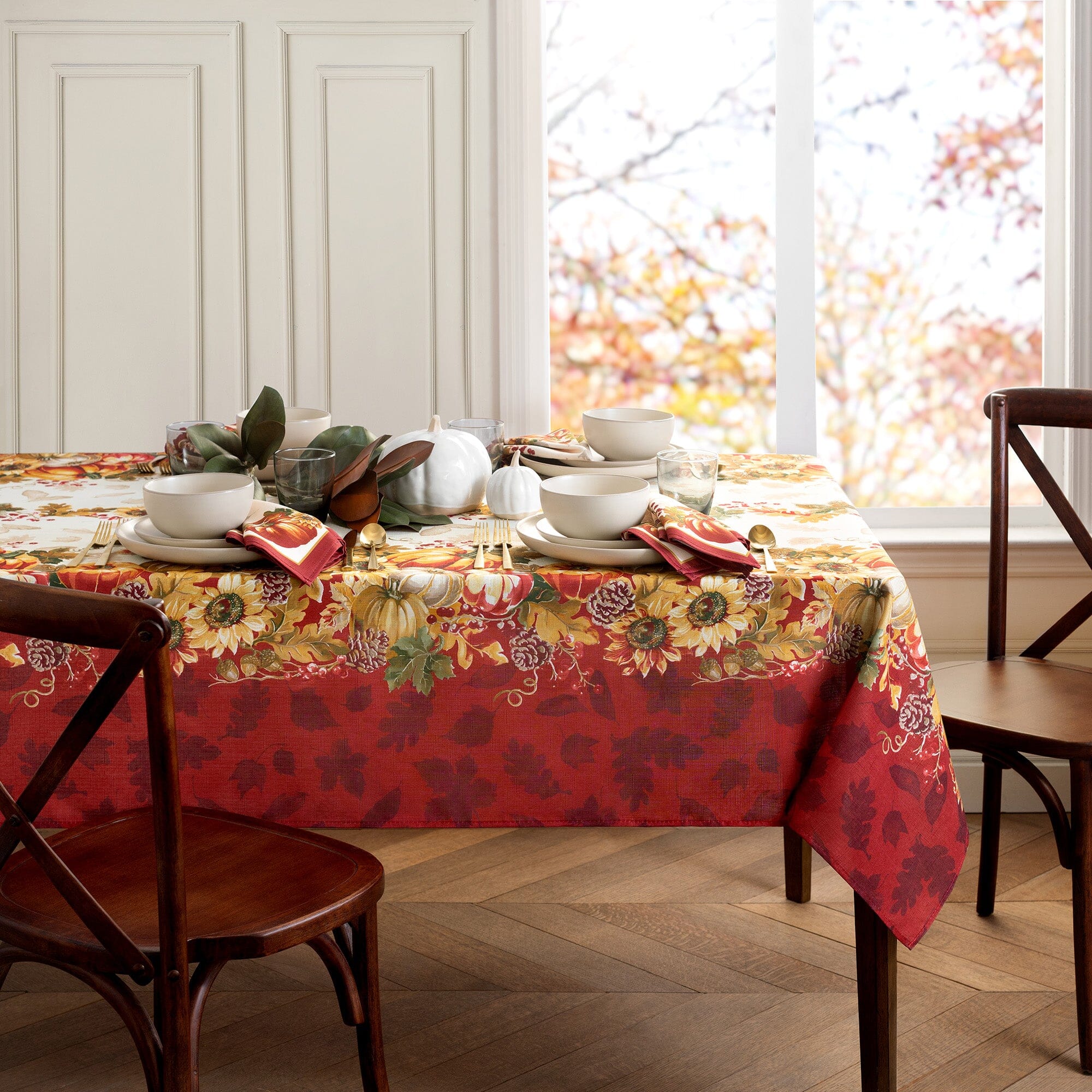Swaying Leaves Bordered Fall Tablecloth – Threadmade Home
